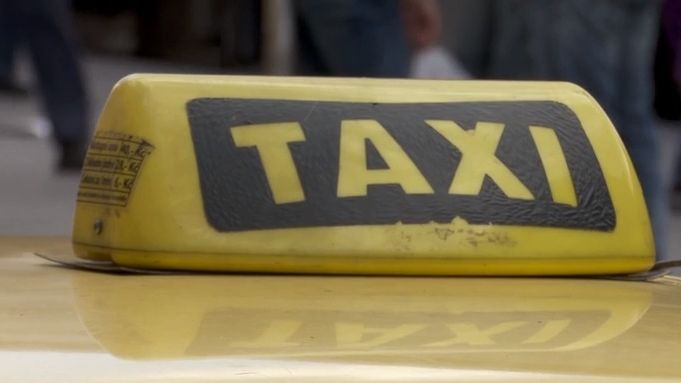 Skryté nebezpečí pro Prahu: sedm tisíc nových taxikářů